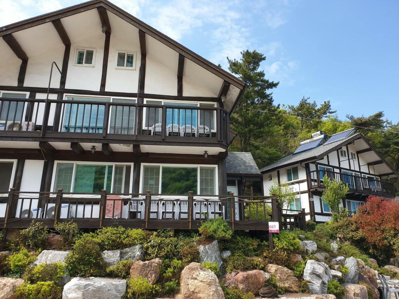 Tongyeong Yehyang Pension Buitenkant foto